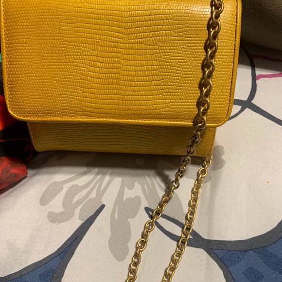 Vintage Gold Shoulder Bag - Picture 10 of 16